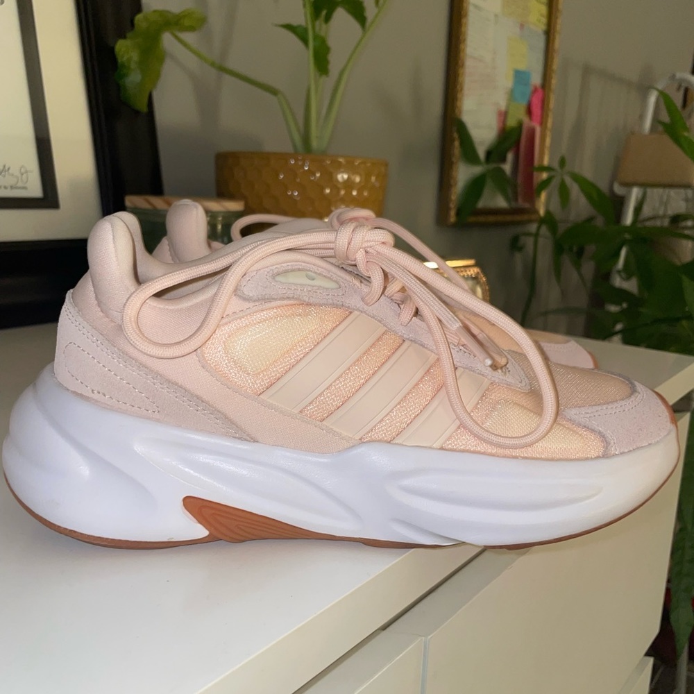 Adidas tennis shoes